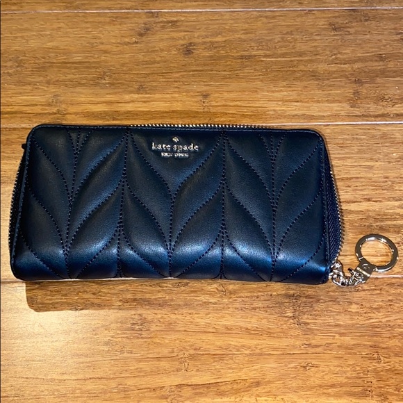 kate spade Handbags - EUC Kate Spade ♠️ black/gold Emerson Place wallet